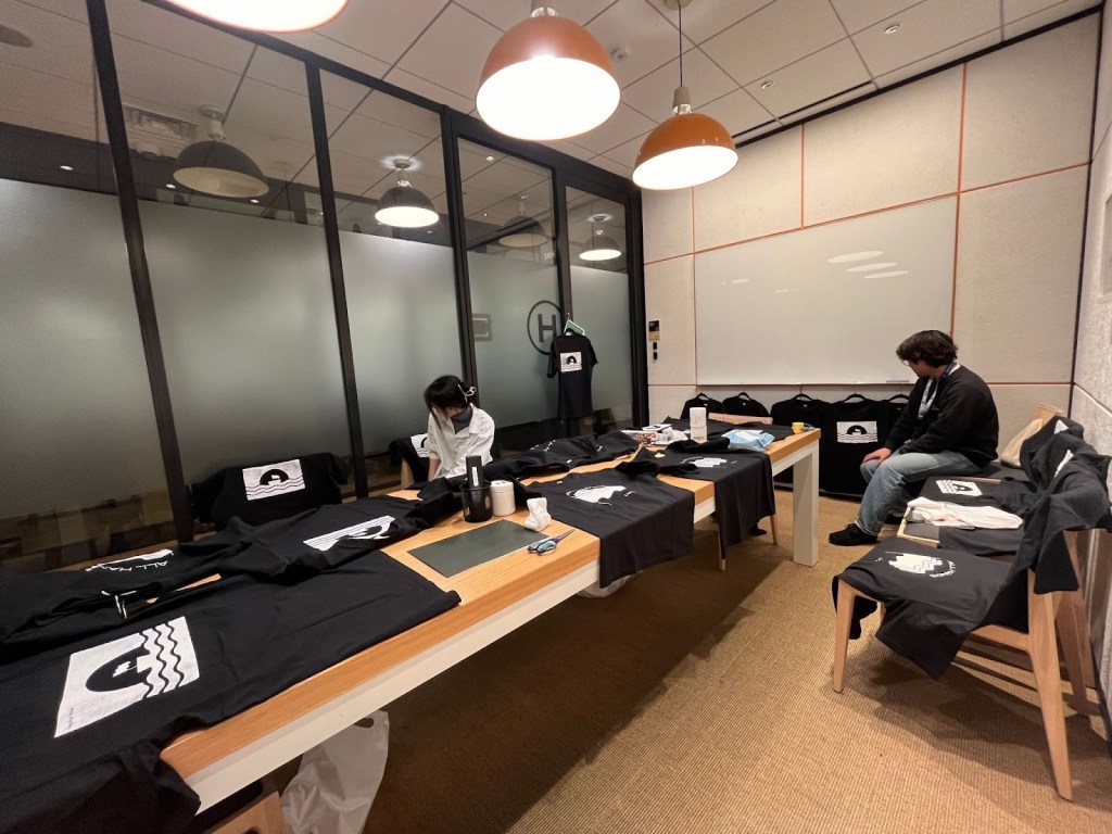 株式会社Gunosy　ALLHANDS　グッズ　Tシャツ　作成風景